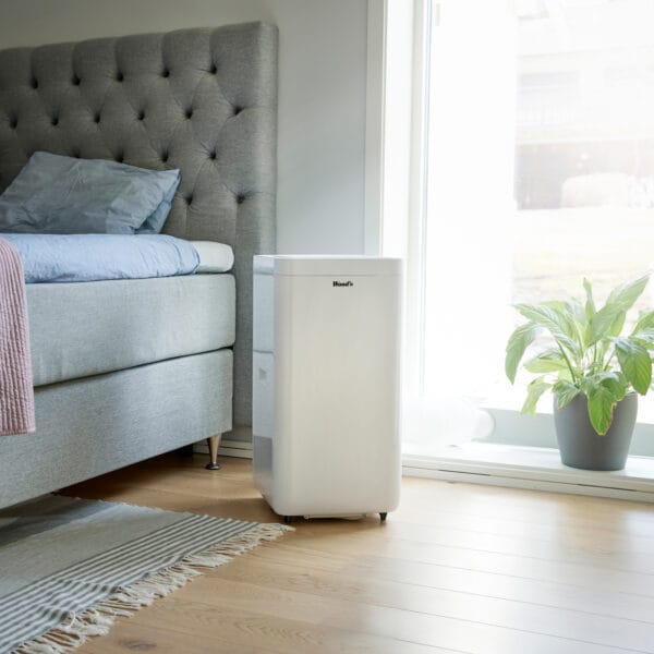 Wood's Milan 7K in bedroom