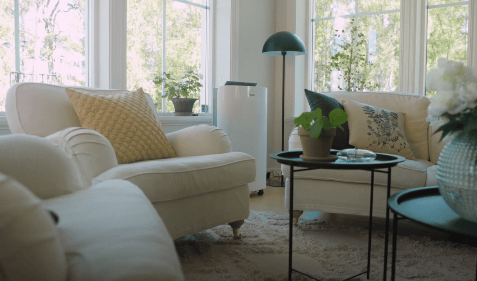 Wood's AC Cortina in livingroom